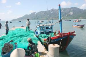 preparing the fishing nets